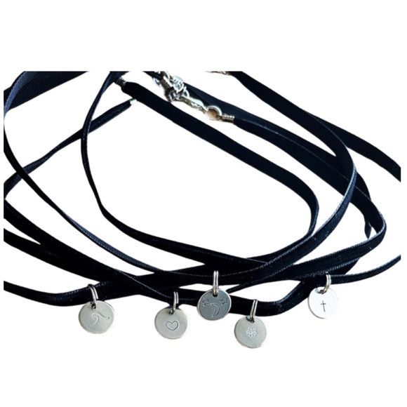 Disc Choker - Disc Necklace -  Hand Stamped Necklace - Choker Necklace - Picture 2 of 6